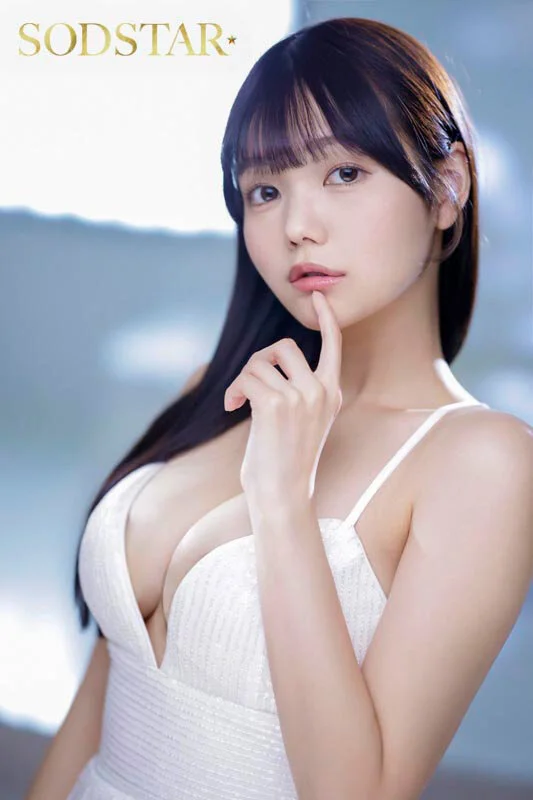 START-582 松永あかり 白ドレスでバストを強調したグラビアポーズ
